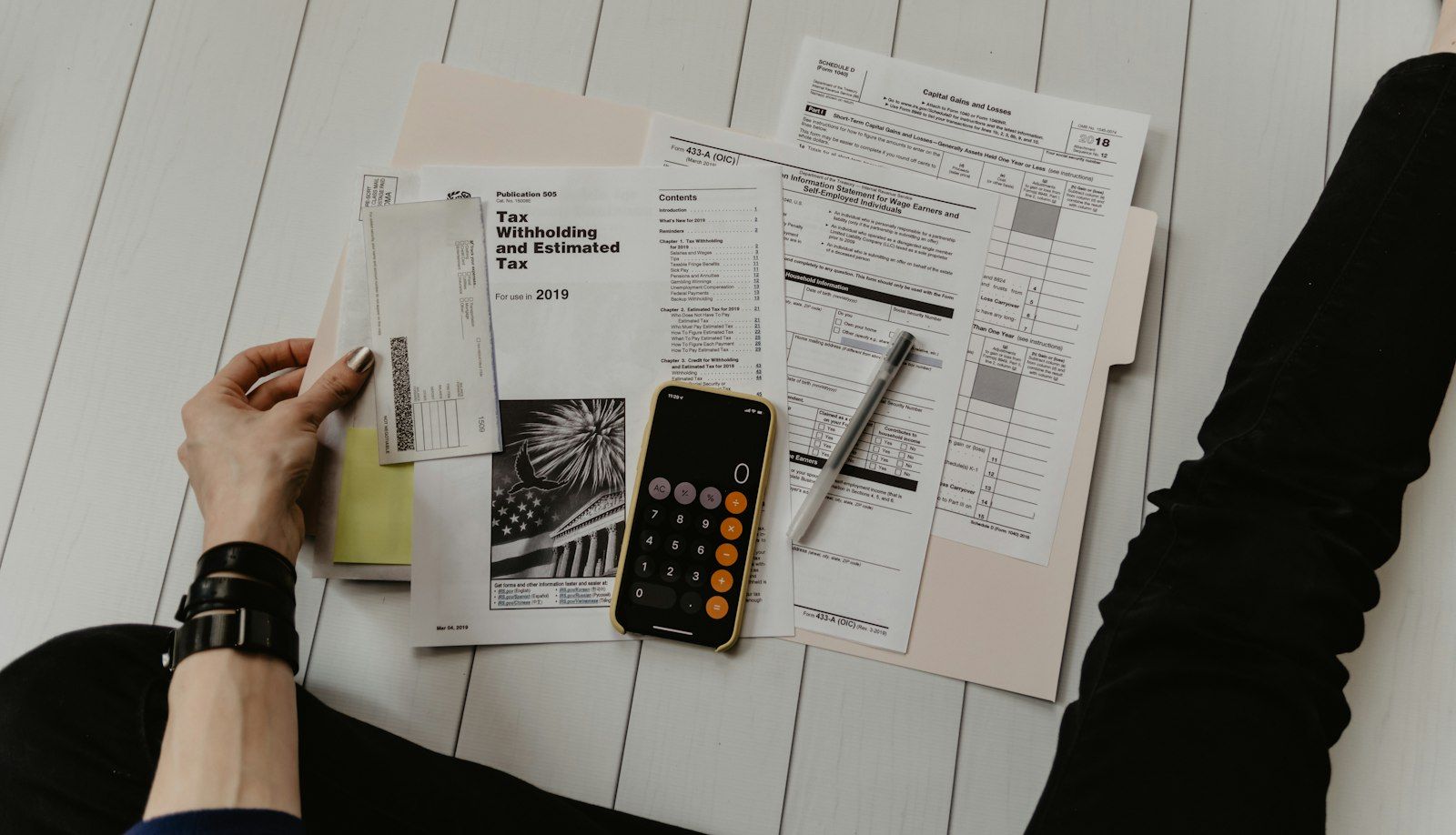 Estados financieros sobre el escritorio